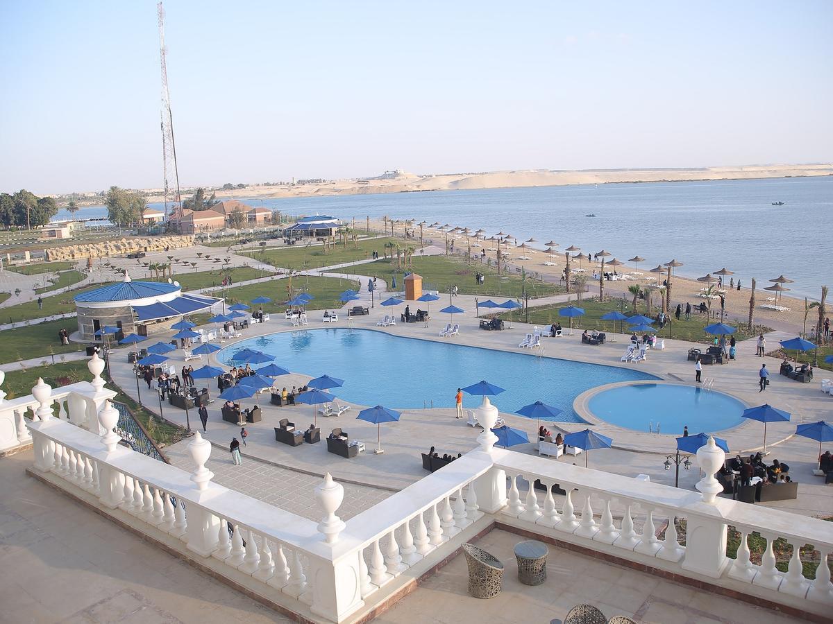 Tolip El Forsan Hotel İsmailiye Dış mekan fotoğraf The pool at the Grand Hotel